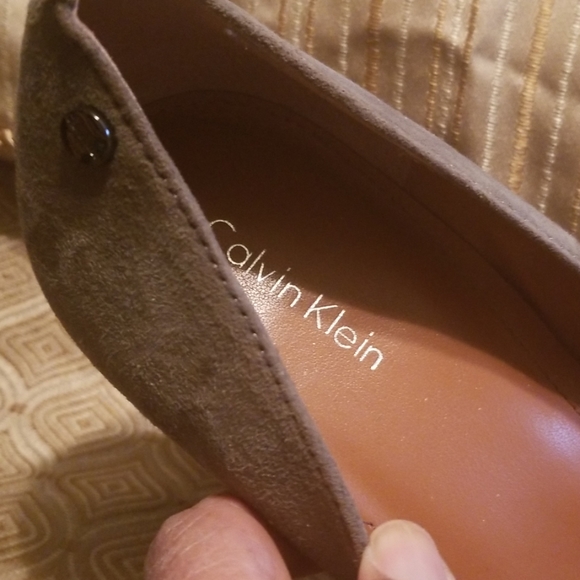 Shoes - Picture 2 of 4